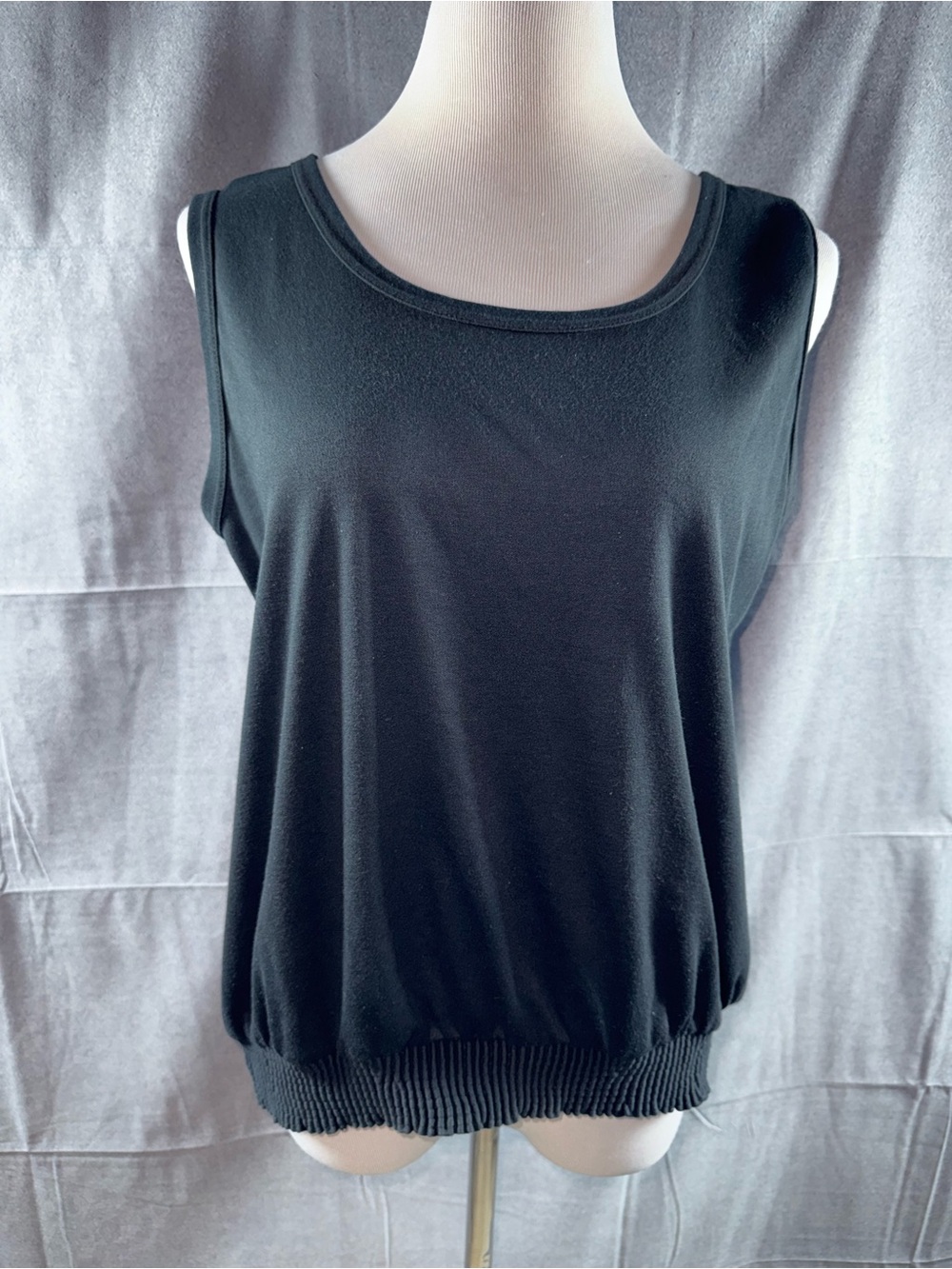 2717-Vicki Wayne Women's Black Sleeveless Tank Top with Ribbed Hem
